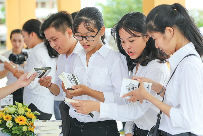 Chuyến xe chở tri thức về đến quê hương Đồng Khởi - ảnh 2