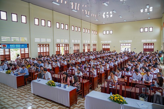 Trao gửi ánh sáng tri thức giúp bạn trẻ thành công - ảnh 3