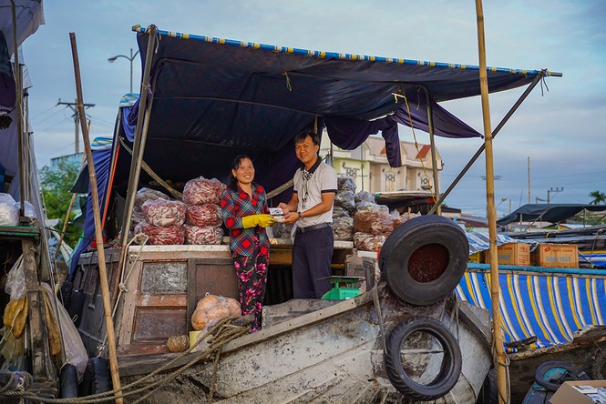 Hành trình từ Trái tim mang tri thức đến cư dân chợ nổi Ngã Năm - ảnh 4