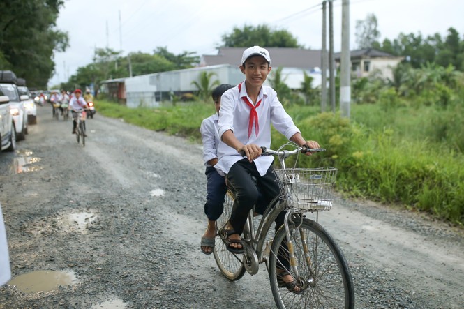 “Hành trình từ Trái tim” mang tri thức đến vùng sâu Cà Mau - ảnh 4