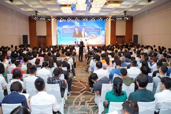 Giới trẻ Việt khắp thế giới đổ về Việt Nam học phi công - ảnh 1