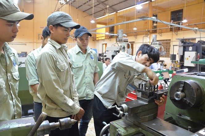 Xã hội hoá phát triển trường cao đẳng nghề chất lượng cao - ảnh 1