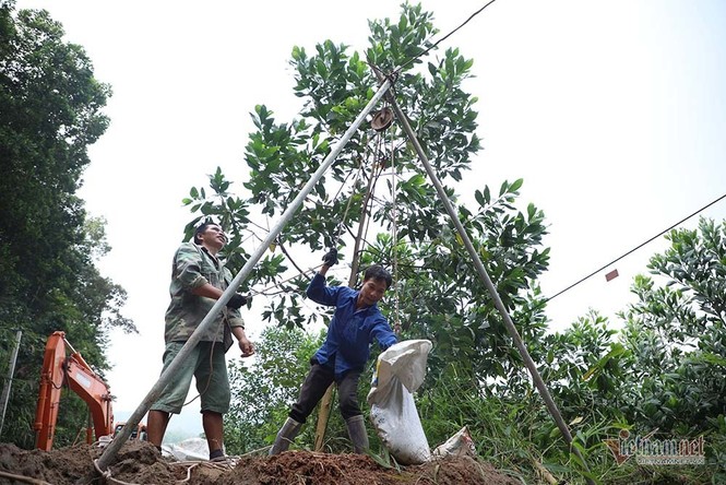 Mùi khủng khiếp ở đồi Mông, nơi xả thải xuống nhà máy nước sông Đà - ảnh 5