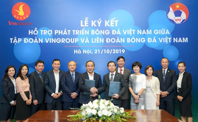 Vingroup & VFF hợp tác chiến lược hỗ trợ phát triển bóng đá Việt Nam - ảnh 1