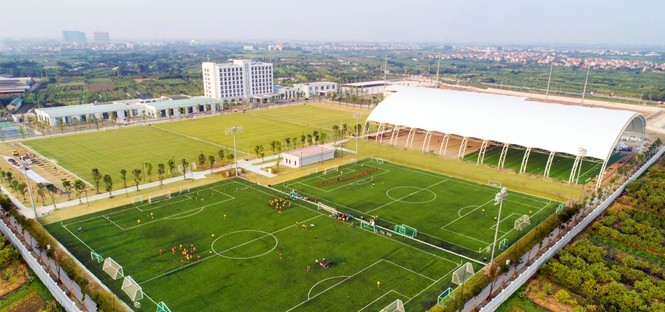 Vingroup & VFF hợp tác chiến lược hỗ trợ phát triển bóng đá Việt Nam - ảnh 2