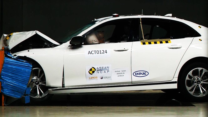 Hé lộ video xe Vinfast được kiểm định bởi Asean Ncap - ảnh 1