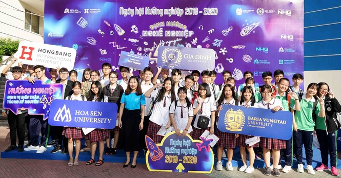 Định hướng nghề nghiệp trong kỷ nguyên 4.0 cho hơn 5.000 học sinh phụ huynh - ảnh 1