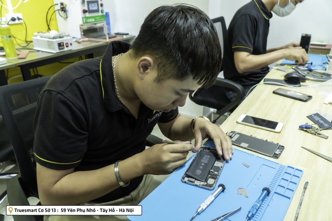 Tìm kiếm địa chỉ thay pin điện thoại uy tín, an toàn dành cho dế yêu - ảnh 2