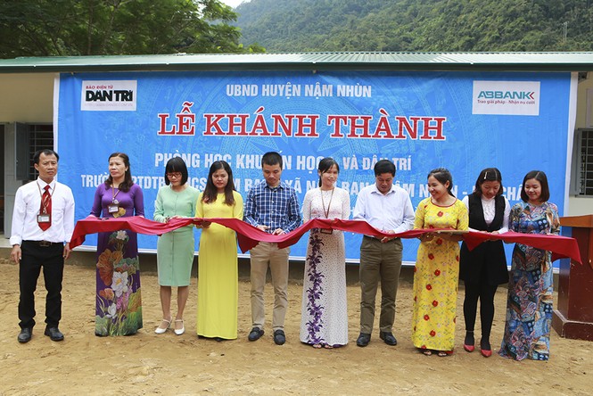 ABBANK trao tặng 04 phòng học cho học sinh bán trú tỉnh Lai Châu - ảnh 1