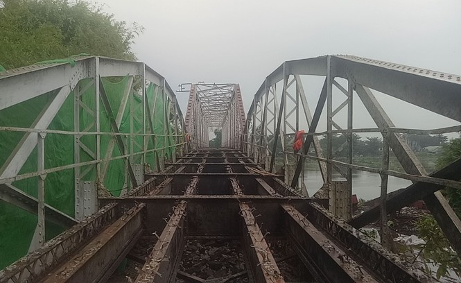 Chính thức ‘khai tử’ cây cầu sắt lịch sử 106 nối TP.HCM và Bình Dương - ảnh 2