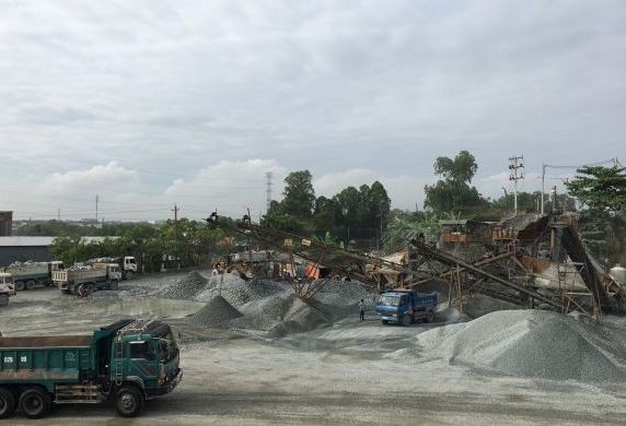 Khai thác đá gây ô nhiễm, một công ty ở Bình Dương bị phạt 155 triệu đồng - ảnh 1