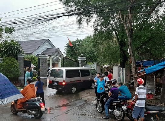 Kẻ giết cụ ông cướp sợi dây chuyền rồi trốn về quê bị bắt - ảnh 1