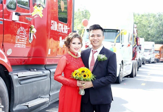 Tài xế dùng 9 container đi rước dâu gây ‘bão mạng' - ảnh 3