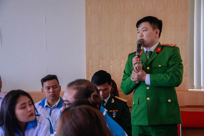 Muốn hội nhập, trước hết phải tôn trọng bản thân - ảnh 2