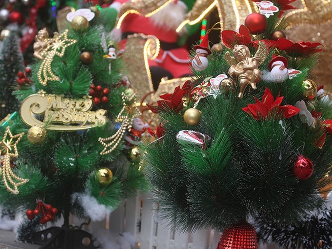 40 triệu đồng 1 cây thông Noel giả dịp cận kề Giáng sinh - ảnh 3