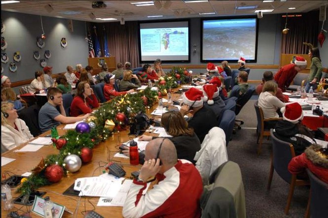 Bất chấp chính phủ Mỹ đóng cửa, NORAD vẫn dõi theo ông già Noel - ảnh 2