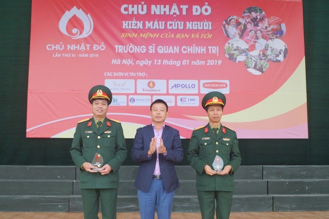 Tuổi trẻ Sĩ quan Chính trị hiến 584 đơn vị máu Chủ nhật Đỏ 2019 - ảnh 1