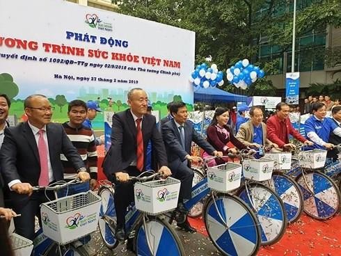 Thủ tướng kêu gọi người dân thường xuyên tập luyện thể dục - ảnh 2