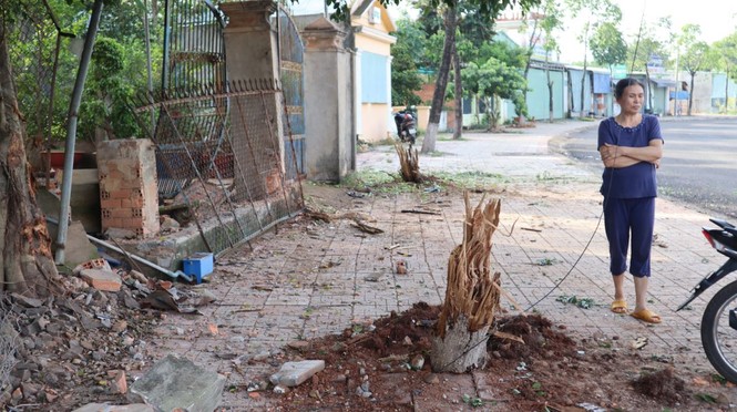 'Xế hộp' Mercedes tông liên tiếp 3 căn nhà, 3 người thương vong - ảnh 3