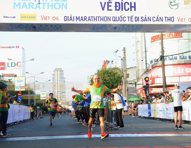 Hơn 1.200 người tham gia giải chạy bộ Marathon Quốc tế di sản Cần Thơ - ảnh 8
