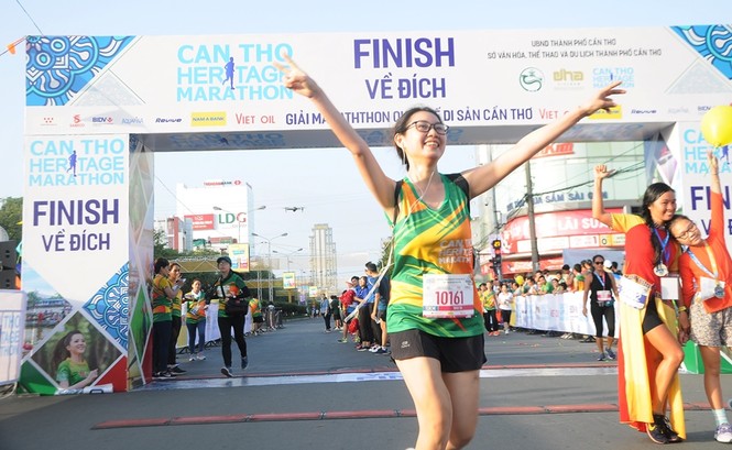 Hơn 1.200 người tham gia giải chạy bộ Marathon Quốc tế di sản Cần Thơ - ảnh 5
