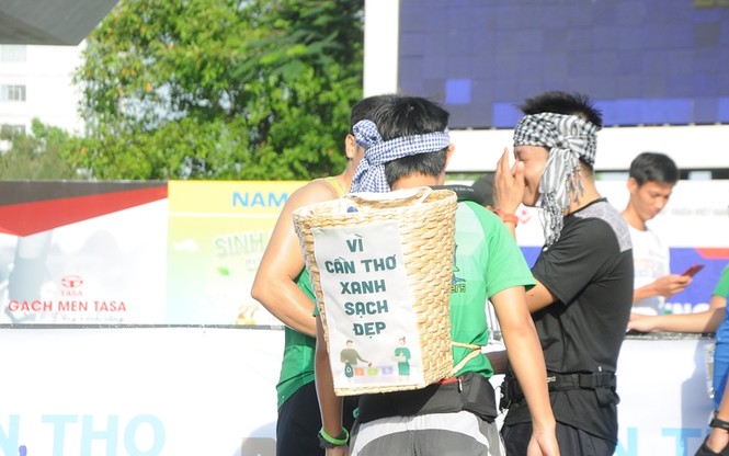 Hơn 1.200 người tham gia giải chạy bộ Marathon Quốc tế di sản Cần Thơ - ảnh 3
