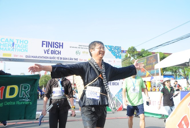 Hơn 1.200 người tham gia giải chạy bộ Marathon Quốc tế di sản Cần Thơ - ảnh 11