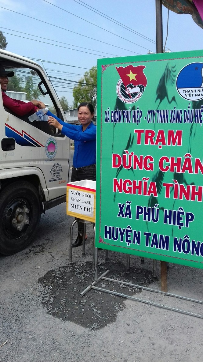 Trạm dừng chân nghĩa tình của bạn trẻ xứ Sen Hồng - ảnh 4