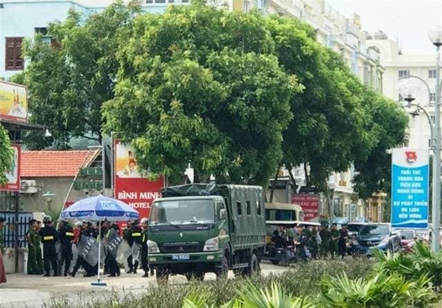 Huy động cảnh sát ngăn xô xát tại khu du lịch Hải Tiến: Do mâu thuẫn kinh doanh? - ảnh 1