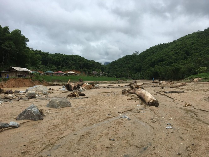 Phát hiện 2 thi thể ở vùng biển Quảng Xương nghi nạn nhân bị lũ cuốn - ảnh 2