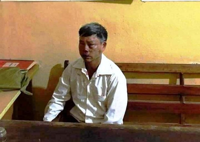 Người đàn ông bán áo mưa bị đánh, nghi ngờ bắt cóc trẻ em - ảnh 1