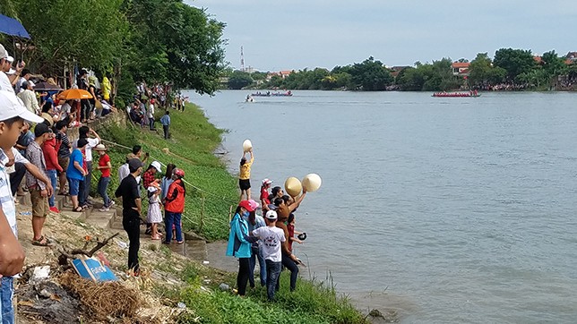 Tưng bừng lễ hội đua thuyền trên quê hương Đại Tướng - ảnh 6