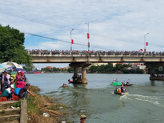 Tưng bừng lễ hội đua thuyền trên quê hương Đại Tướng - ảnh 7