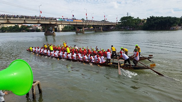 Tưng bừng lễ hội đua thuyền trên quê hương Đại Tướng - ảnh 4