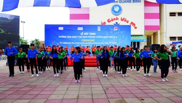 Hàng ngàn người hưởng ứng “Ngày thế giới phòng chống bom mìn” - ảnh 3