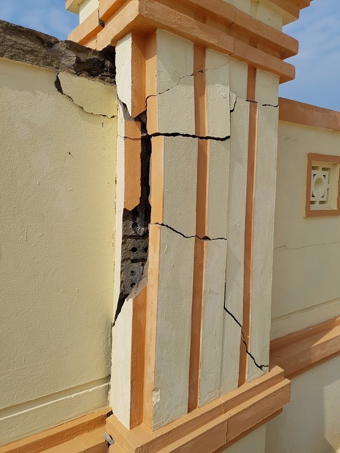 Tòa nhà Thành ủy 100 tỉ vừa mới xây nứt toác là do gạch? - ảnh 3