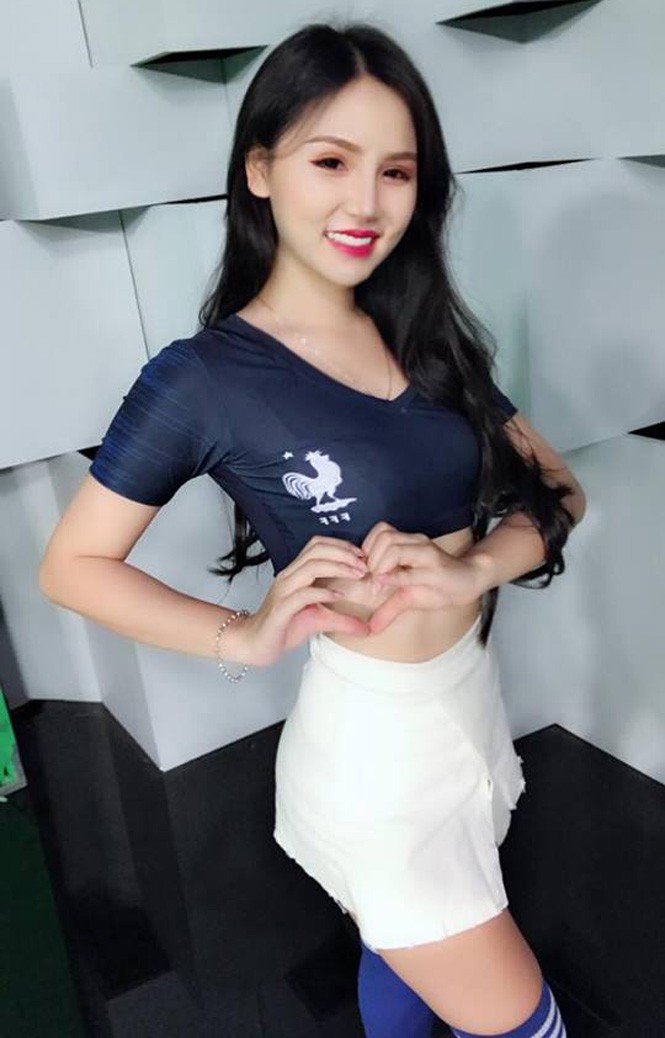 Ngắm vẻ đẹp trong trẻo của hotgirl Việt ‘tiếp lửa’ cho ĐT Pháp ở World Cup 2018 - ảnh 5