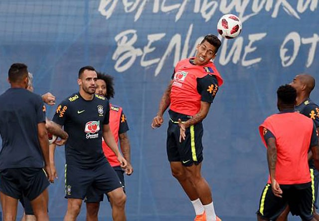 Cận cảnh màn ‘luyện công’ vui nhộn của Brazil trước trận gặp Bỉ - ảnh 10