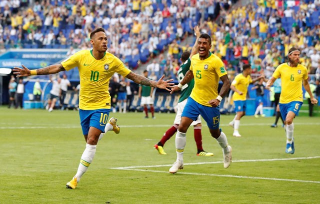 Cận cảnh màn ‘luyện công’ vui nhộn của Brazil trước trận gặp Bỉ - ảnh 1