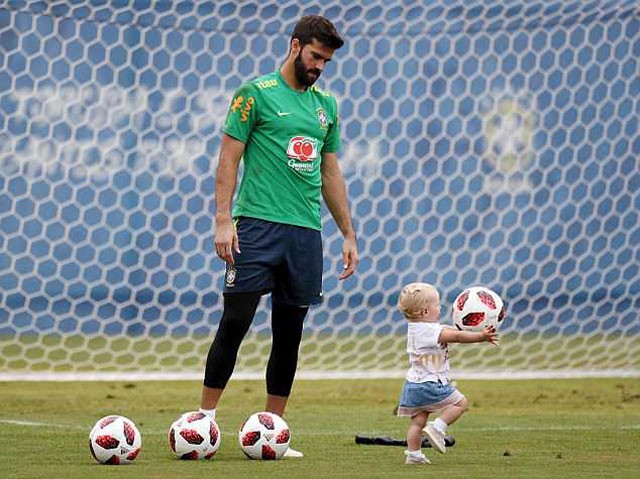Cận cảnh màn ‘luyện công’ vui nhộn của Brazil trước trận gặp Bỉ - ảnh 7