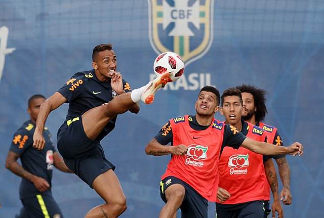 Cận cảnh màn ‘luyện công’ vui nhộn của Brazil trước trận gặp Bỉ - ảnh 9