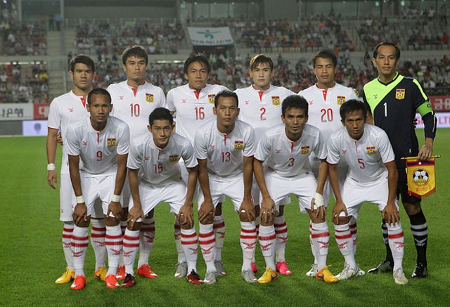Tuyển Việt Nam lọt Top 3 đội trẻ nhất tại AFF Cup 2018 - ảnh 2