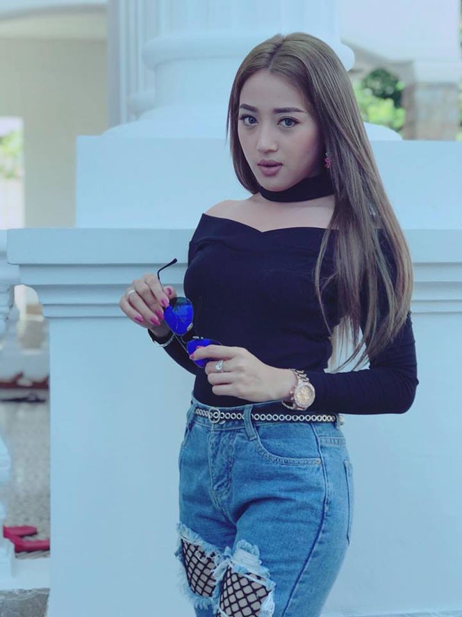 Bạn gái “Messi Myanmar” khoe nhan sắc đẹp tựa Hoa hậu - ảnh 12