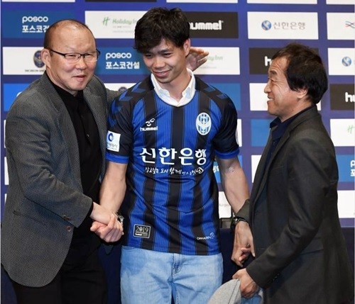 Ra mắt Incheon United, Công Phượng nhận lời khuyên từ thầy Park - ảnh 1
