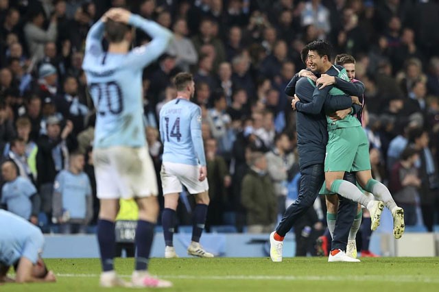 Bị loại ở Champions League, sao Man City cưỡi Ferrari đi 'giải sầu' - ảnh 1
