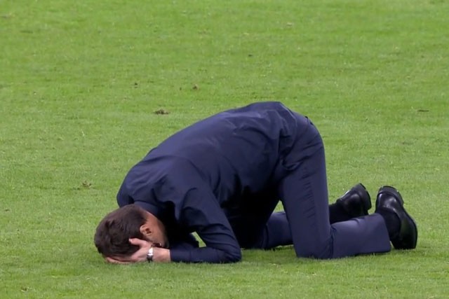 VIDEO: HLV Pochettino òa khóc khi Tottenham vào chung kết Champions League - ảnh 8