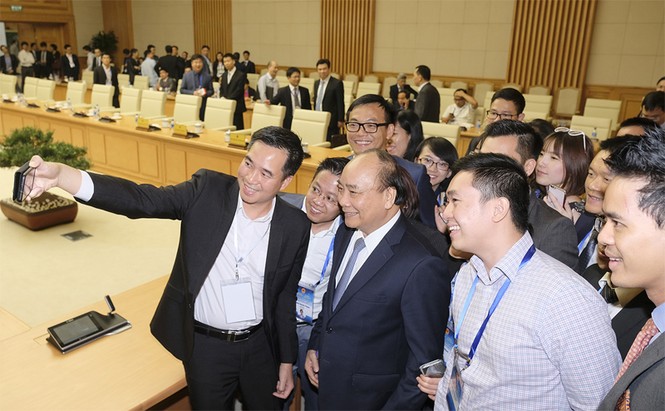 Quy tụ người tài đức dốc lòng vì nước - ảnh 1