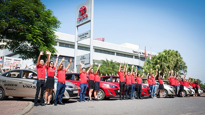 Bất ngờ gặp dàn Toyota Vios trẻ trung trên phố Hà Nội - ảnh 7
