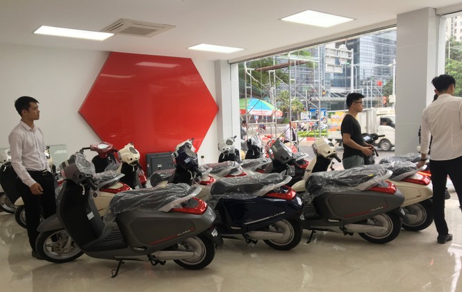 Xe máy điện Vinfast Klara đã tới đại lý ở Hà Nội - ảnh 1