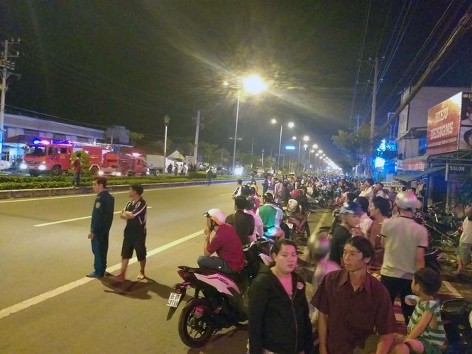 Đang cháy lớn tại Cty nhựa ở khu công nghiệp Trà Nóc - Cần Thơ - ảnh 3